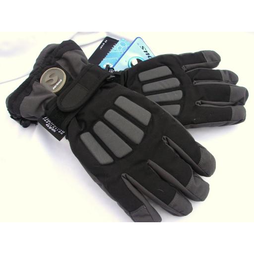 Childrens Black and Grey Ski Gloves sizes large and XL